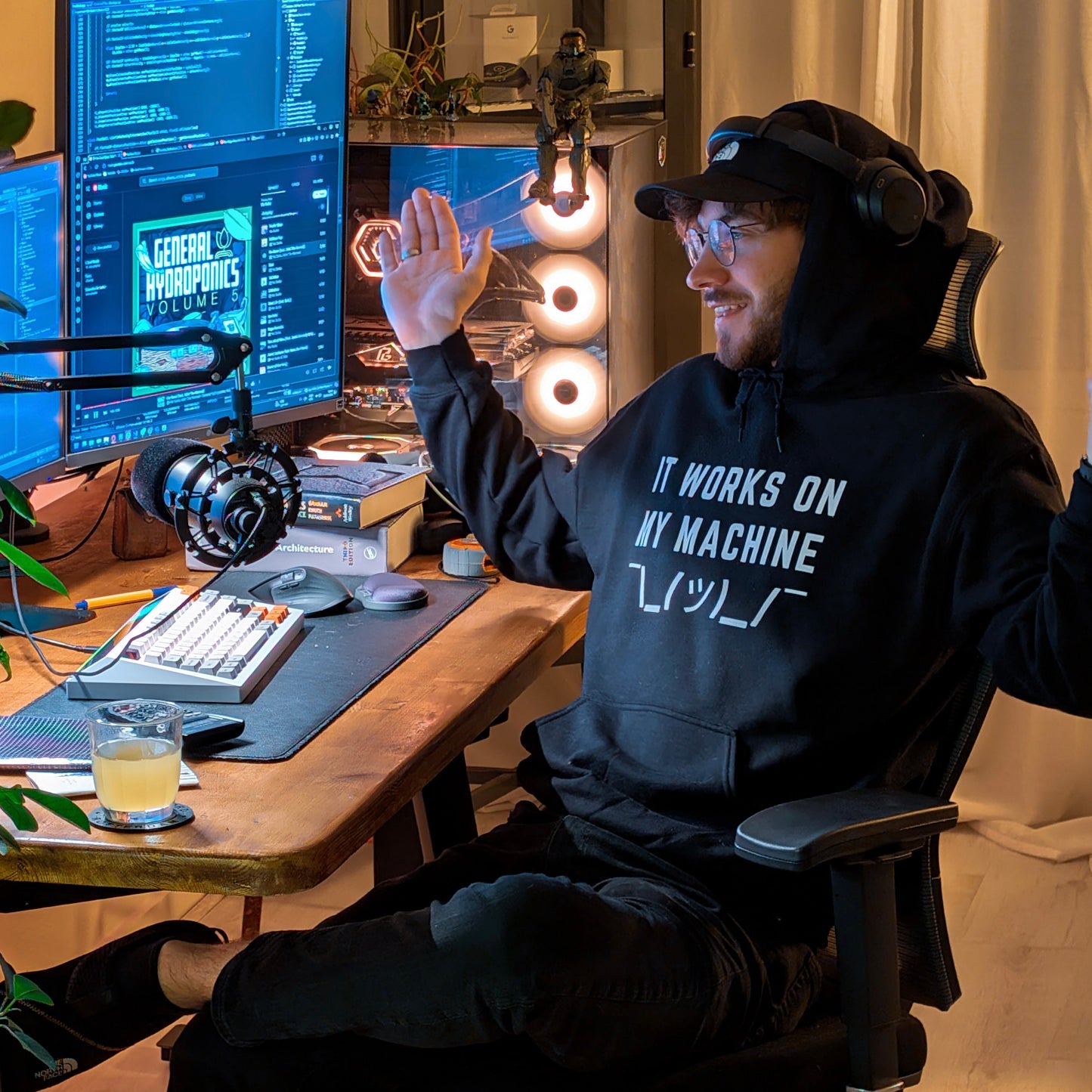 "IT WORKS ON MY MACHINE" Hoodie The Developer Shop